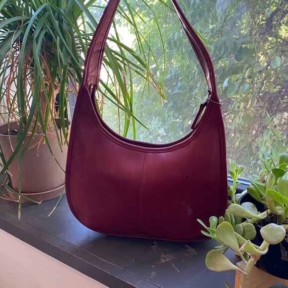 Vintage Coach Ergo 9033 bag in red - Picture 2 of 7